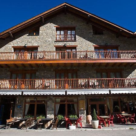 Hostal La Font Os de Civís Exteriör bild