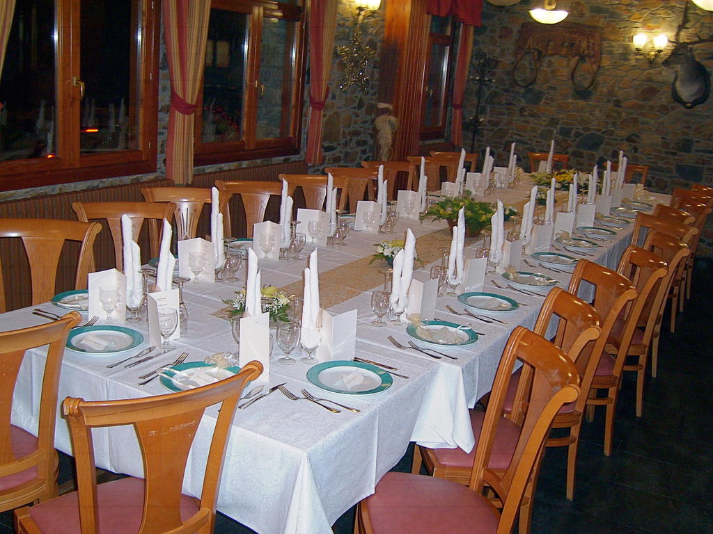 Hostal La Font Os de Civís Exteriör bild