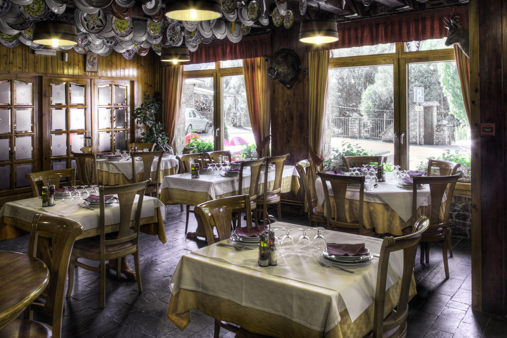 Hostal La Font Os de Civís Exteriör bild